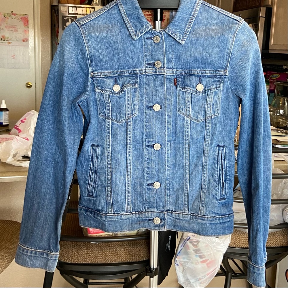 Levi's Denim Jacket Size M NWOT